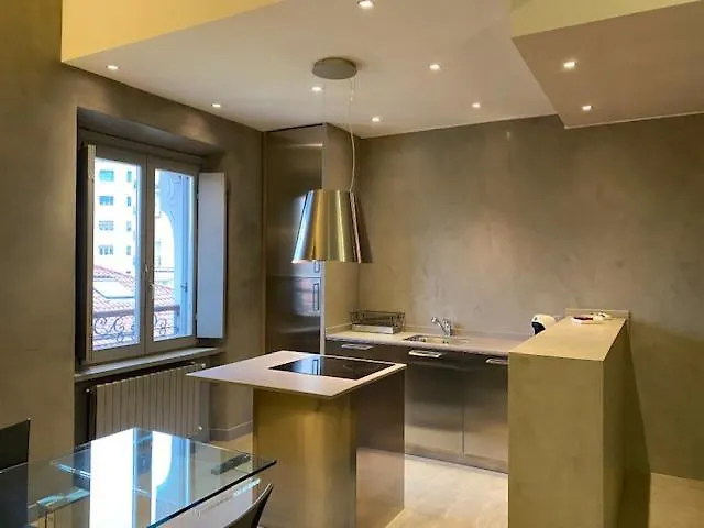 Spacious & Elegant Apartment Near Corso Como - Maroncelli Milan