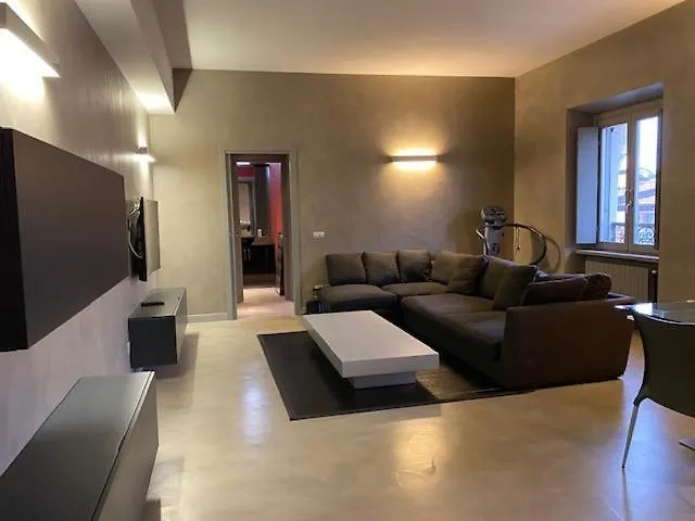 Spacious & Elegant Apartment Near Corso Como - Maroncelli Milan