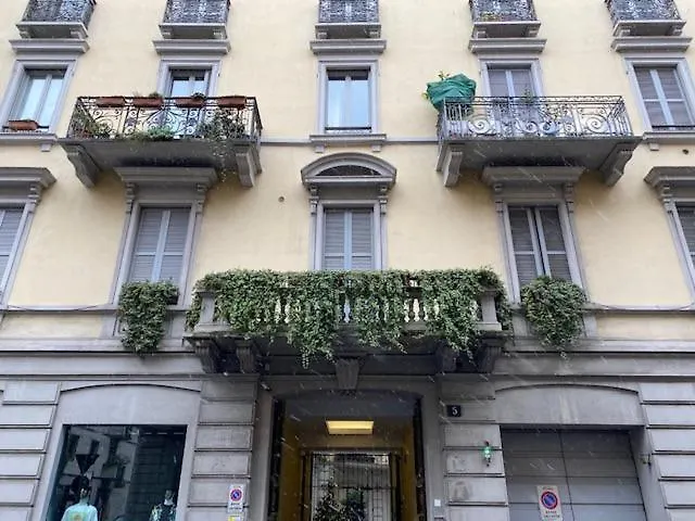 Spacious & Elegant Apartment Near Corso Como - Maroncelli Μιλάνο